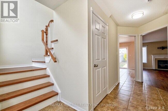 1188 Stire St in Oshawa, ON - Building Photo - Building Photo