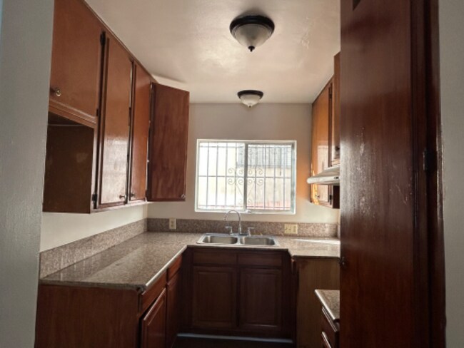 721 New Depot St, Unit 2 in Los Angeles, CA - Building Photo - Building Photo