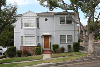 455 Midvale Avenue, in Los Angeles, CA - Building Photo - Building Photo