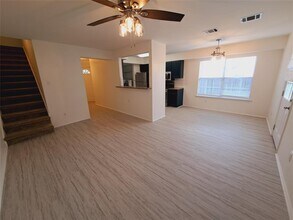 6703 Hill Oaks Dr in Austin, TX - Building Photo - Building Photo