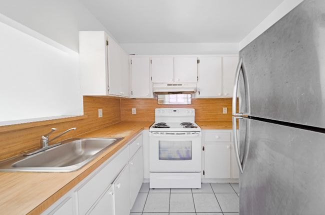 1371 NW 3rd St, Unit 1 Bed 1 Bath in Miami, FL - Building Photo - Building Photo