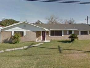 303 S 17th St in Nederland, TX - Foto de edificio - Building Photo