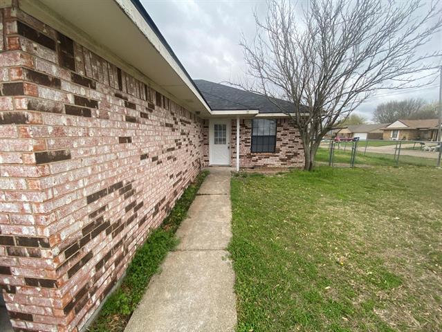 5415 Brookhollow Dr in Sachse, TX - Building Photo