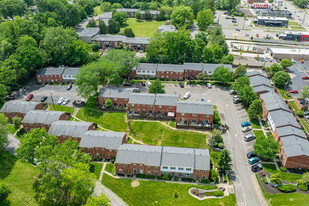 Jamestowne Village in Cincinnati, OH - Foto de edificio - Building Photo