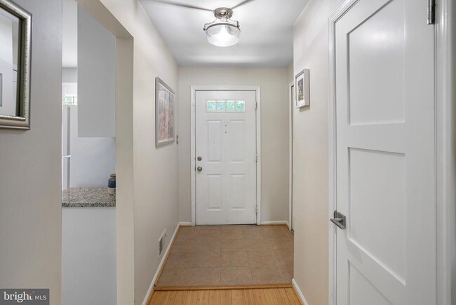 7433 Hatherleigh Ct in Alexandria, VA - Building Photo - Building Photo