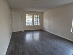 1105 Ash Cove in Austin, TX - Building Photo - Building Photo