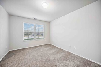 5627 Rainflower Terrace Ln in Spring, TX - Foto de edificio - Building Photo