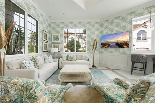 233 Colonade Cir