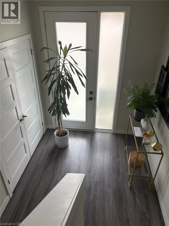 902 W Village Square in London, ON - Building Photo - Building Photo