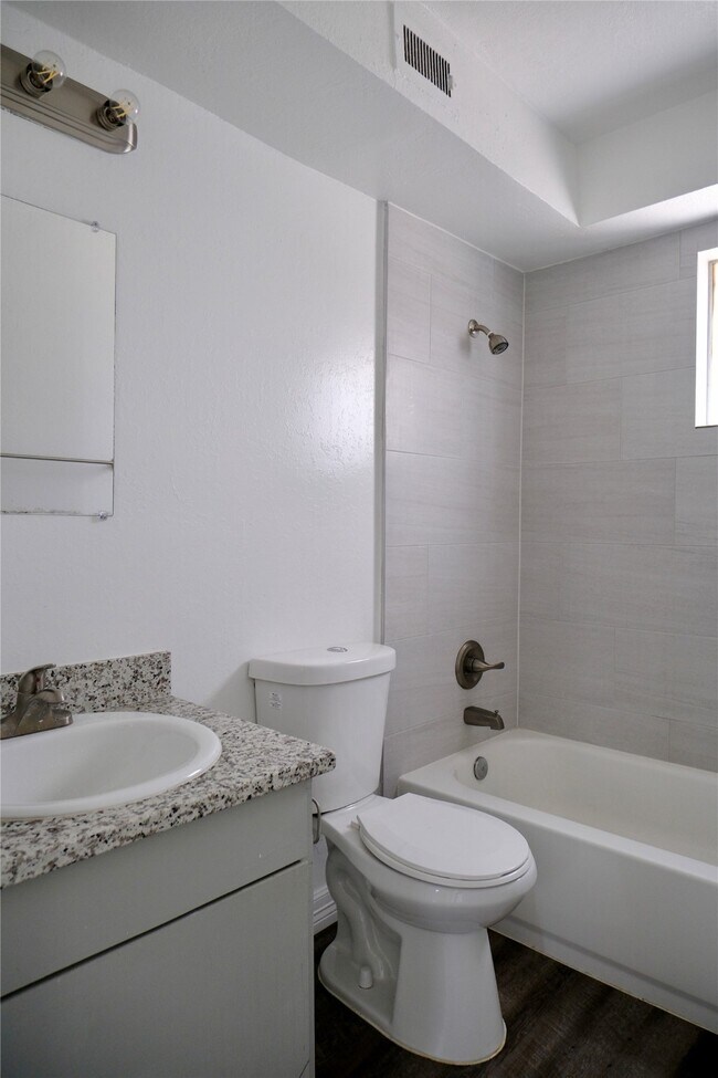 5602 Market St in Houston, TX - Building Photo - Building Photo