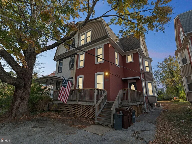 23 N Wycombe Ave in Lansdowne, PA - Foto de edificio