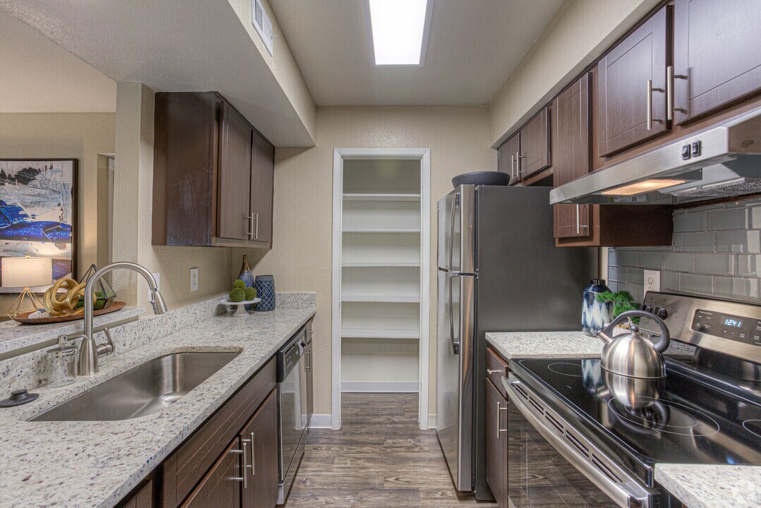 2701 Briarpark Dr in Houston, TX - Building Photo
