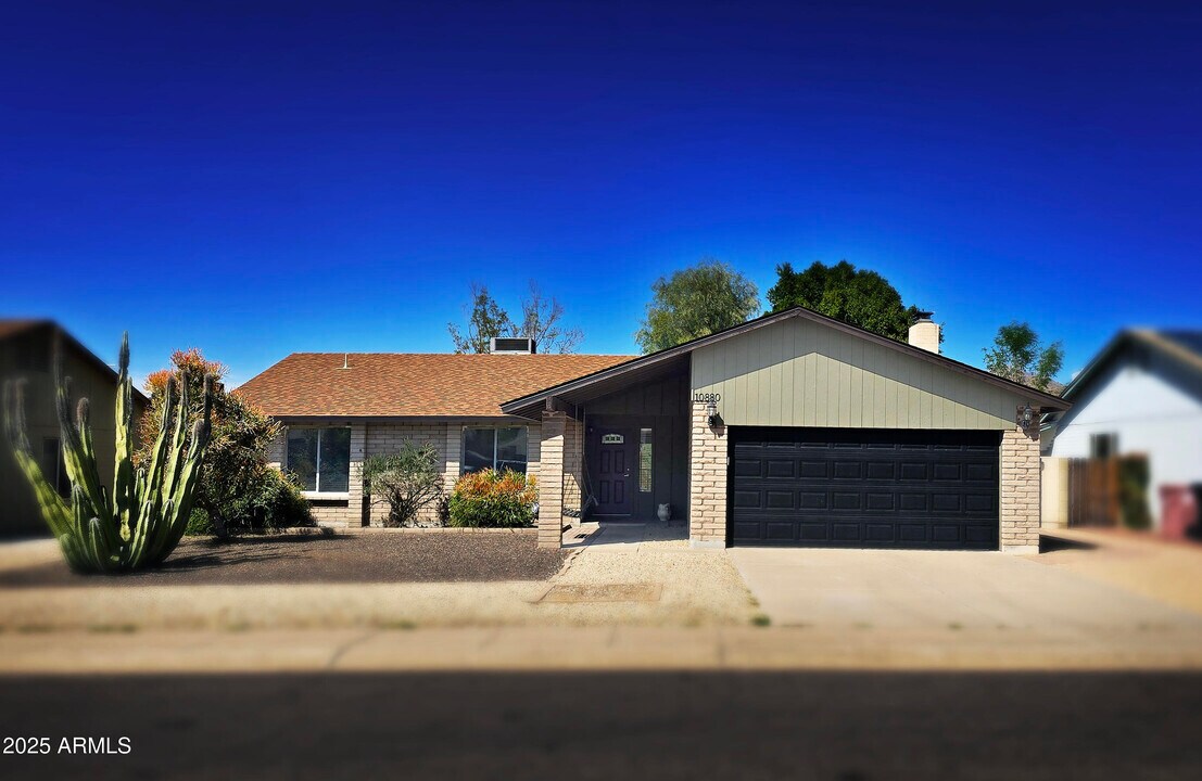 10880 E Sahuaro Dr in Scottsdale, AZ - Building Photo