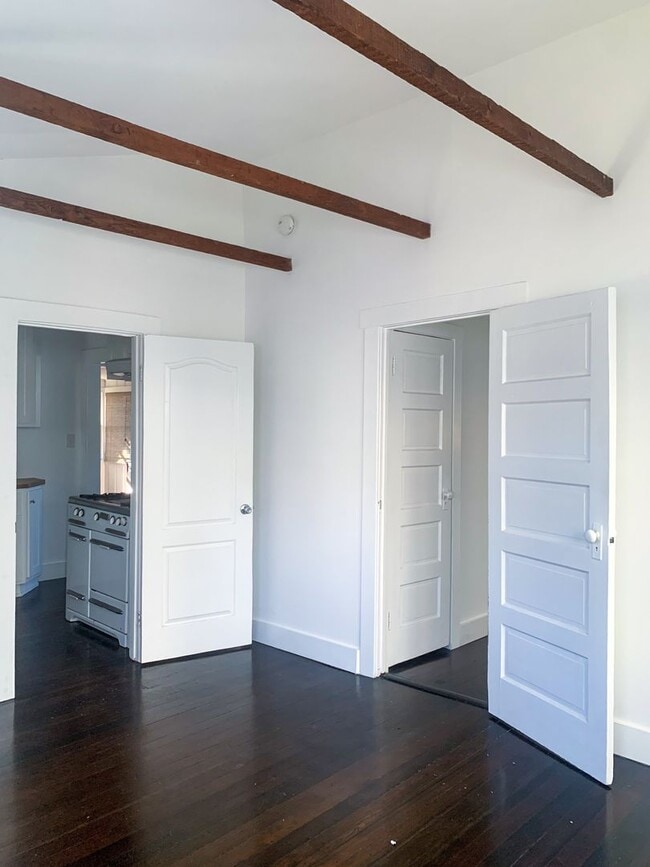 5670 York Blvd in Los Angeles, CA - Building Photo - Building Photo