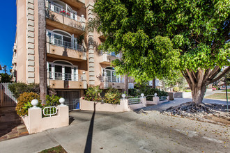 11923 Gorham Avenue in Los Angeles, CA - Foto de edificio - Primary Photo