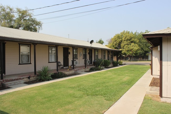 1319 Wilson Ave in Bakersfield, CA - Building Photo - Other