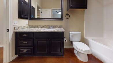 3201 Corporal Rd in College Station, TX - Building Photo - Building Photo