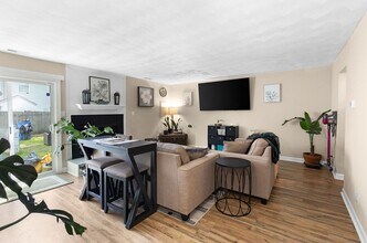 3225 Clover Rd E in Chesapeake, VA - Building Photo - Building Photo