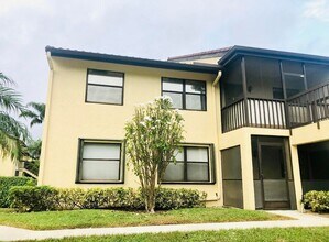 4695 Lucerne Lakes Blvd E in Greenacres, FL - Building Photo - Building Photo