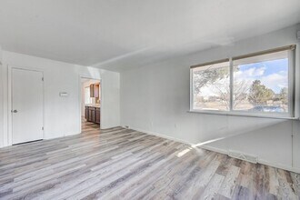 5565 S Delaware St-Unit -#5569 in Littleton, CO - Foto de edificio - Building Photo
