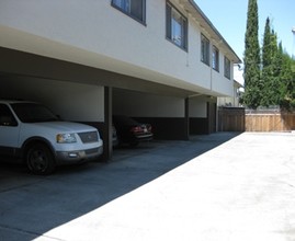 5590 Clovercrest Dr in San Jose, CA - Building Photo - Building Photo