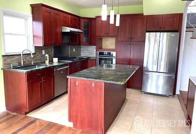 59 Victory Pl in East Brunswick, NJ - Building Photo - Building Photo
