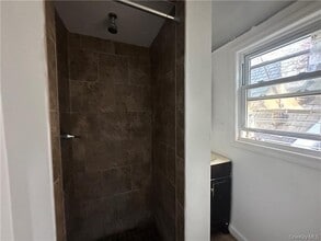 106 Saratoga Ave in Yonkers, NY - Building Photo - Building Photo