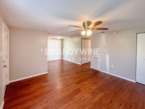 3005 Dodge St in Tampa, FL - Foto de edificio - Building Photo