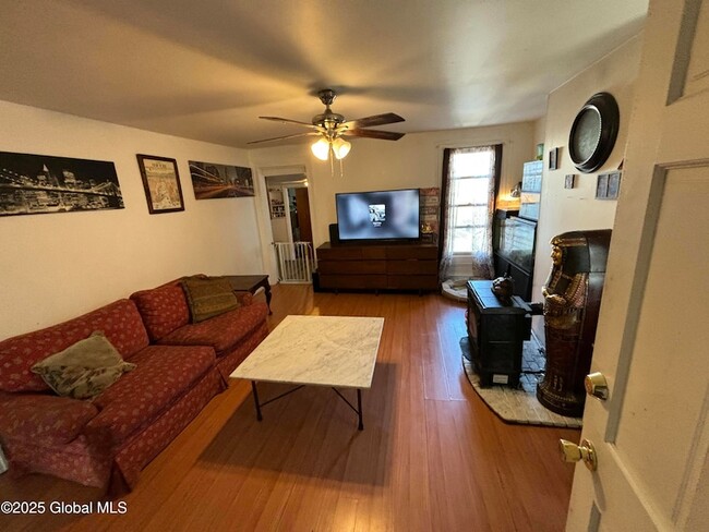 93 Hudson Ave, Unit 2 in Green Island, NY - Building Photo - Building Photo