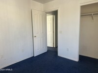 7402 S 40th Ln in Phoenix, AZ - Foto de edificio - Building Photo