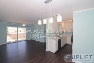 12582 Caminito De La Gallarda in San Diego, CA - Building Photo