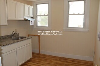 16 Warren Ave in Somerville, MA - Building Photo - Building Photo