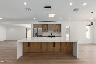 8883 E Fairway Blvd in Sun Lakes, AZ - Building Photo - Building Photo
