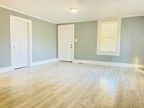 910 Walnut St in Shelby, NC - Building Photo - Building Photo