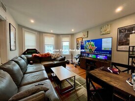 24 Pond St, Unit 1 in Boston, MA - Building Photo