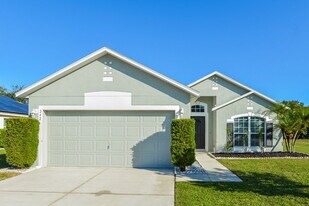 242 Pine Shadow Ln in Auburndale, FL - Building Photo