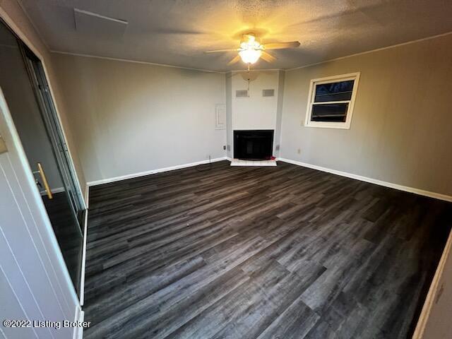 1402 Mark Trail Rd in Louisville, KY - Building Photo - Building Photo