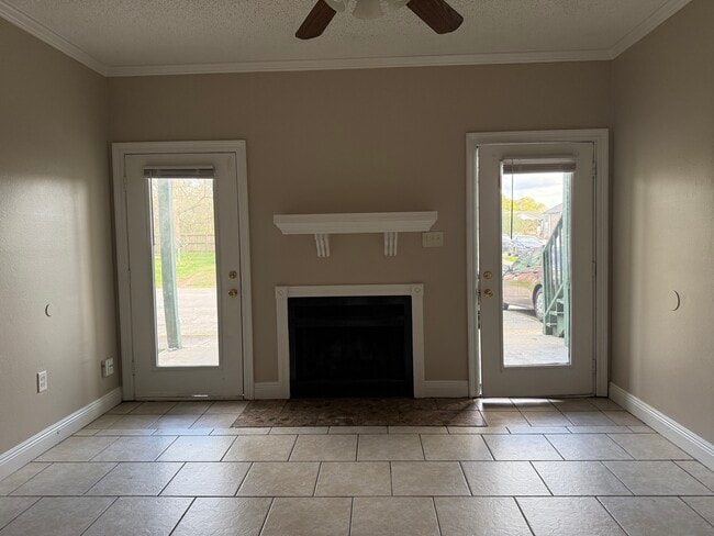 8023 Bayou Fountain Ave in Baton Rouge, LA - Foto de edificio - Building Photo