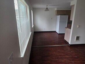 753 Clay St E, Unit 1 in Monmouth, OR - Building Photo - Building Photo