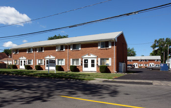 Bennett Court Apartments in Toledo, OH - Building Photo - Building Photo