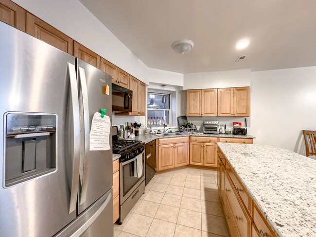 6711 N Sheridan Rd, Unit S2 in Chicago, IL - Foto de edificio - Building Photo