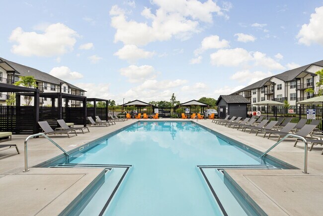 The Carlyle at Chatham Hills in Westfield, IN - Foto de edificio - Building Photo