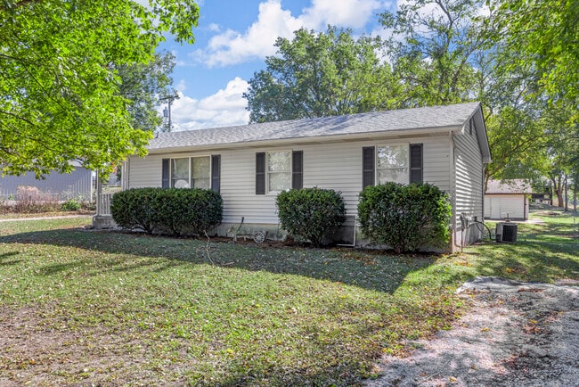 property at 115 E Sycamore Rd