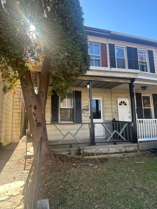 2371 Canby St in Harrisburg, PA - Building Photo