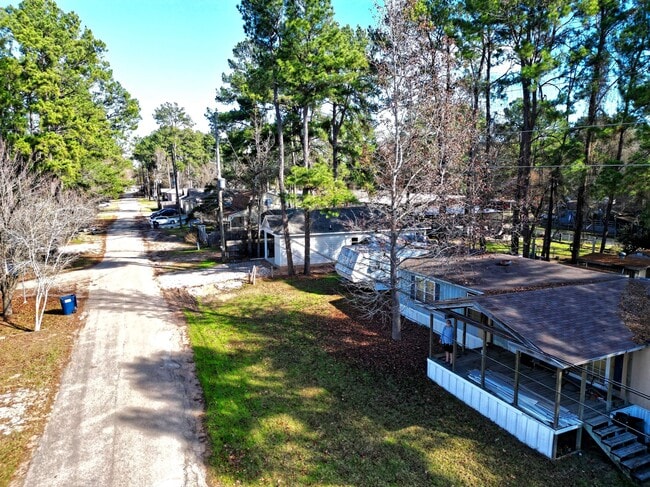 9638 WARM Spgs in Willis, TX - Building Photo - Building Photo