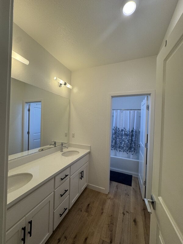 3902 Firestar Way in Sacramento, CA - Building Photo - Building Photo