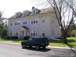 383 Central Ave in Bayport, MN - Foto de edificio - Building Photo