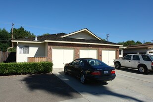 2472 Karen Dr Apartments