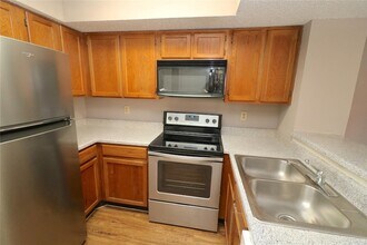 9835 Walnut St, Unit R207 in Dallas, TX - Building Photo - Building Photo