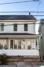 68 W Center St in Nesquehoning, PA - Building Photo - Building Photo
